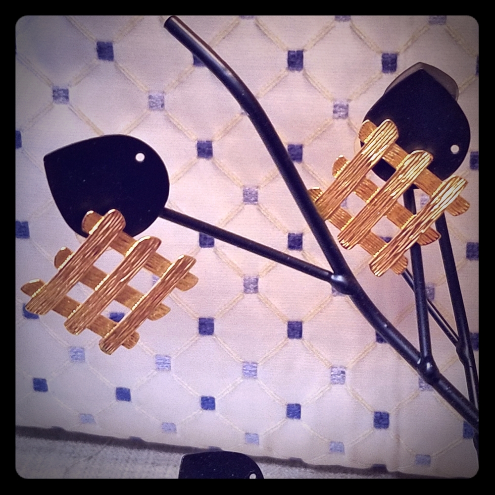Vintage Avon Woven Earrings (Pierced)